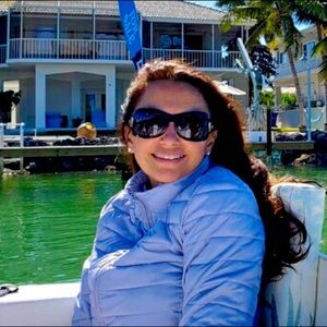 Meet your Posher, Laurie